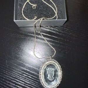 Vintage Crystal Elegant Silver Cameo Pendant Necklace